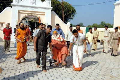 Shankaracharyaji's  visit 10-12-2011 (7).jpg