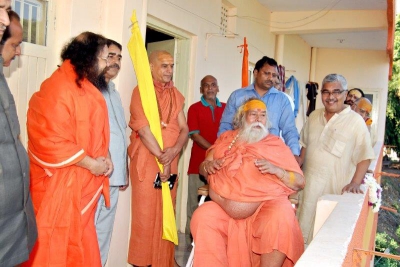 Shankaracharyaji's  visit 10-12-2011 (13).jpg
