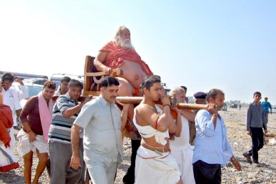 Shankaracharyaji's  visit 10-12-2011 (19).jpg