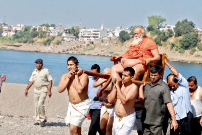 Shankaracharyaji's  visit 10-12-2011 (25).jpg