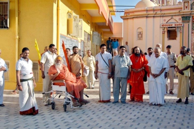 Shankaracharyaji's  visit 10-12-2011 (30).jpg