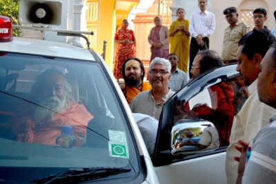 Shankaracharyaji's  visit 10-12-2011 (35).jpg